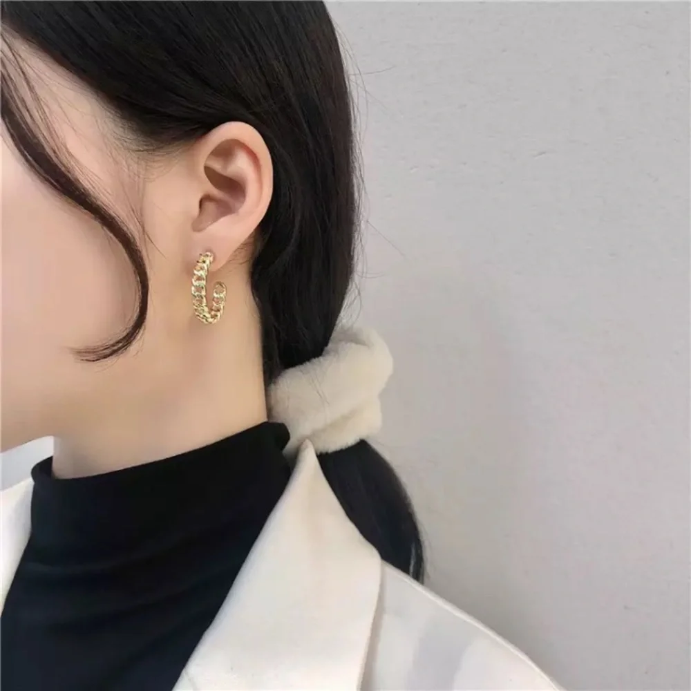 “City Girl” Chain Link Gold Hoop Open Circle Classic Chic Modern Casual Earrings - Picture 8 of 9